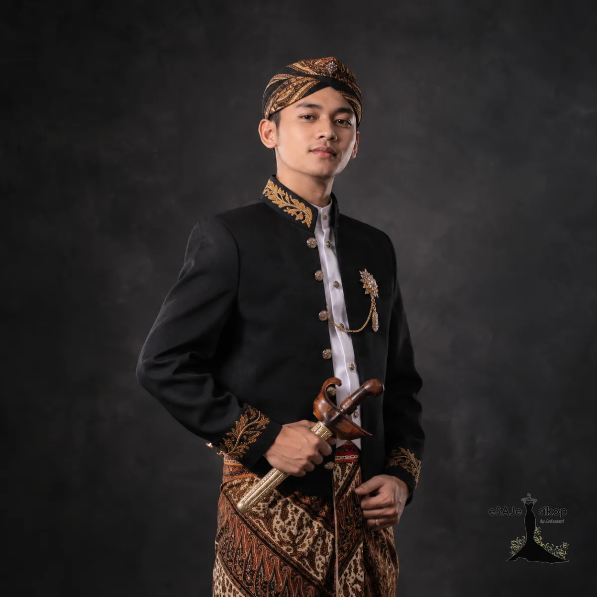 Busana Adat Daerah
